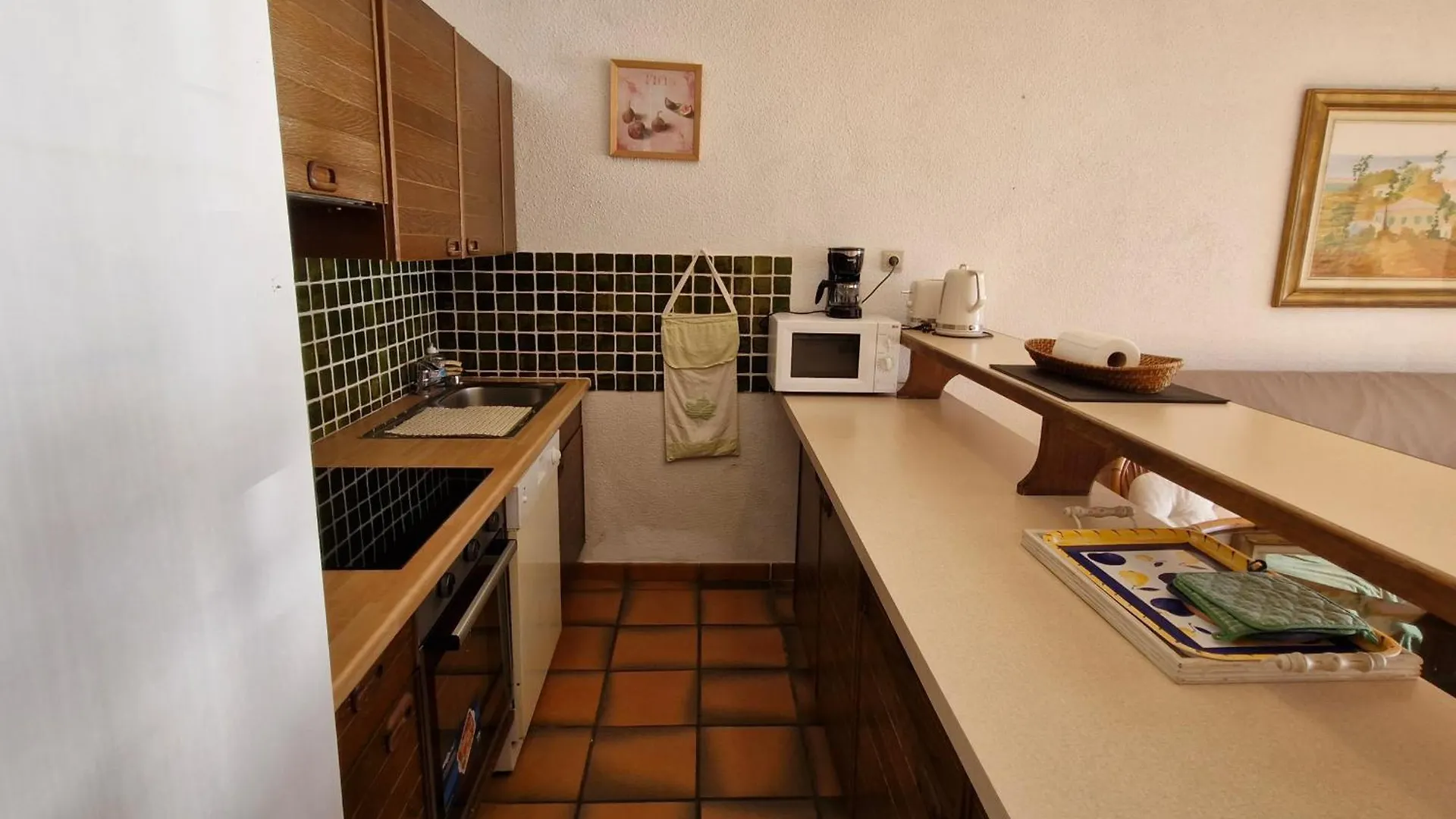 Appartement 2 Pieces Avec Piscine Et Garage A Sainte-Maxime - Fr-1-780-71 France