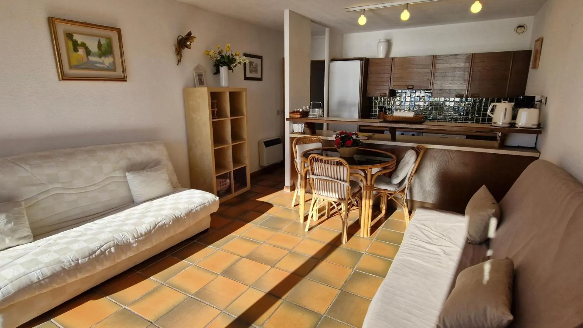 Appartement 2 Pieces Avec Piscine Et Garage A Sainte-Maxime - Fr-1-780-71