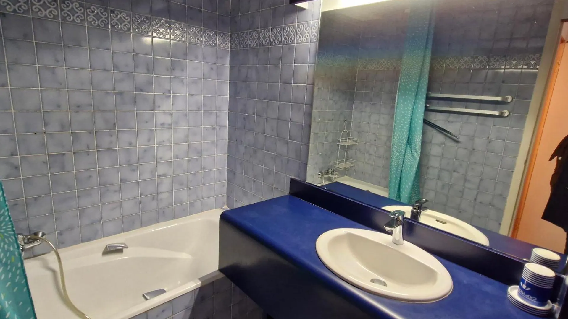 Appartement 2 Pieces Avec Piscine Et Garage A Sainte-Maxime - Fr-1-780-71 Apartment