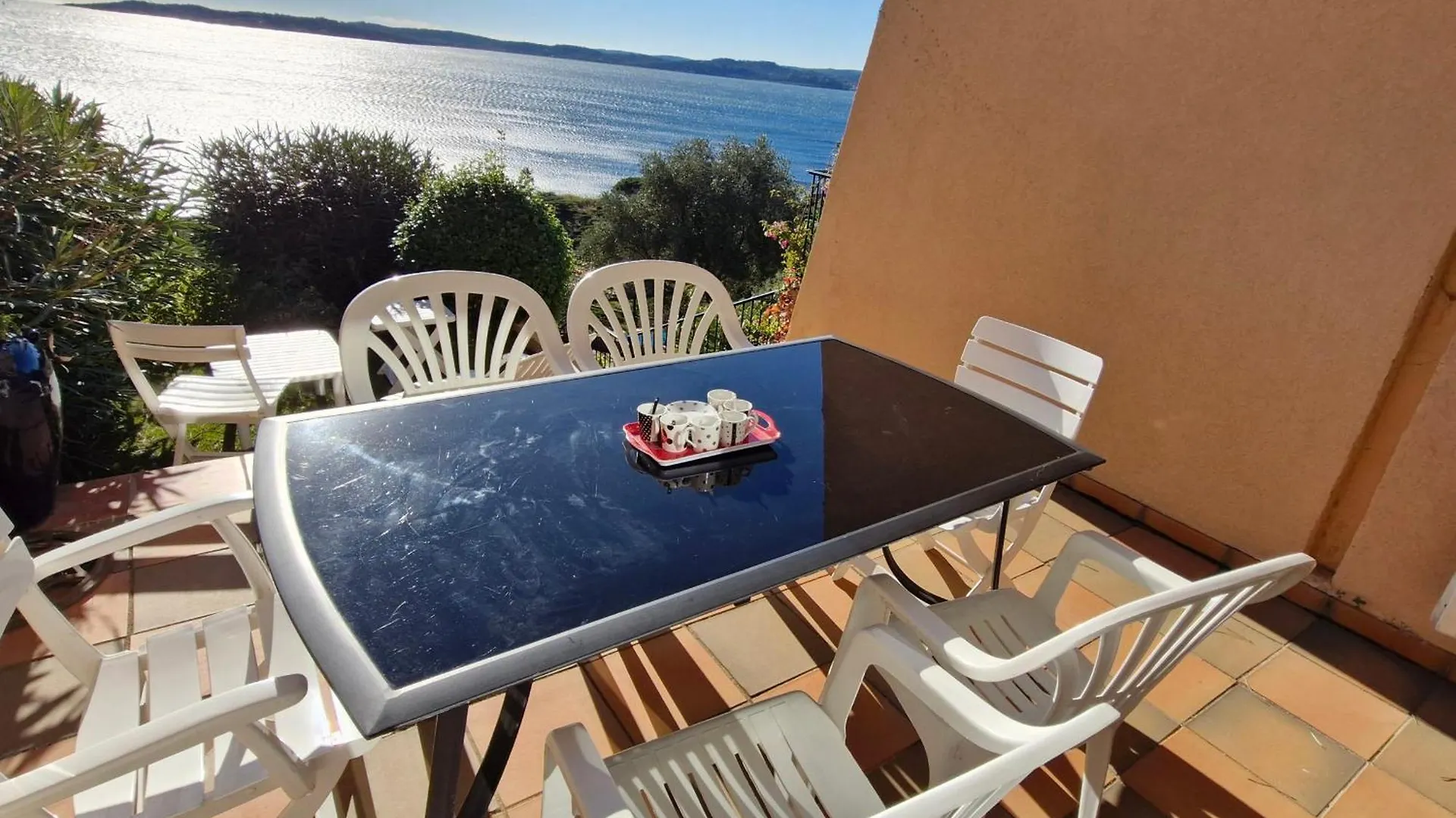 Appartement 2 Pieces Avec Piscine Et Garage A Sainte-Maxime - Fr-1-780-71 Apartment