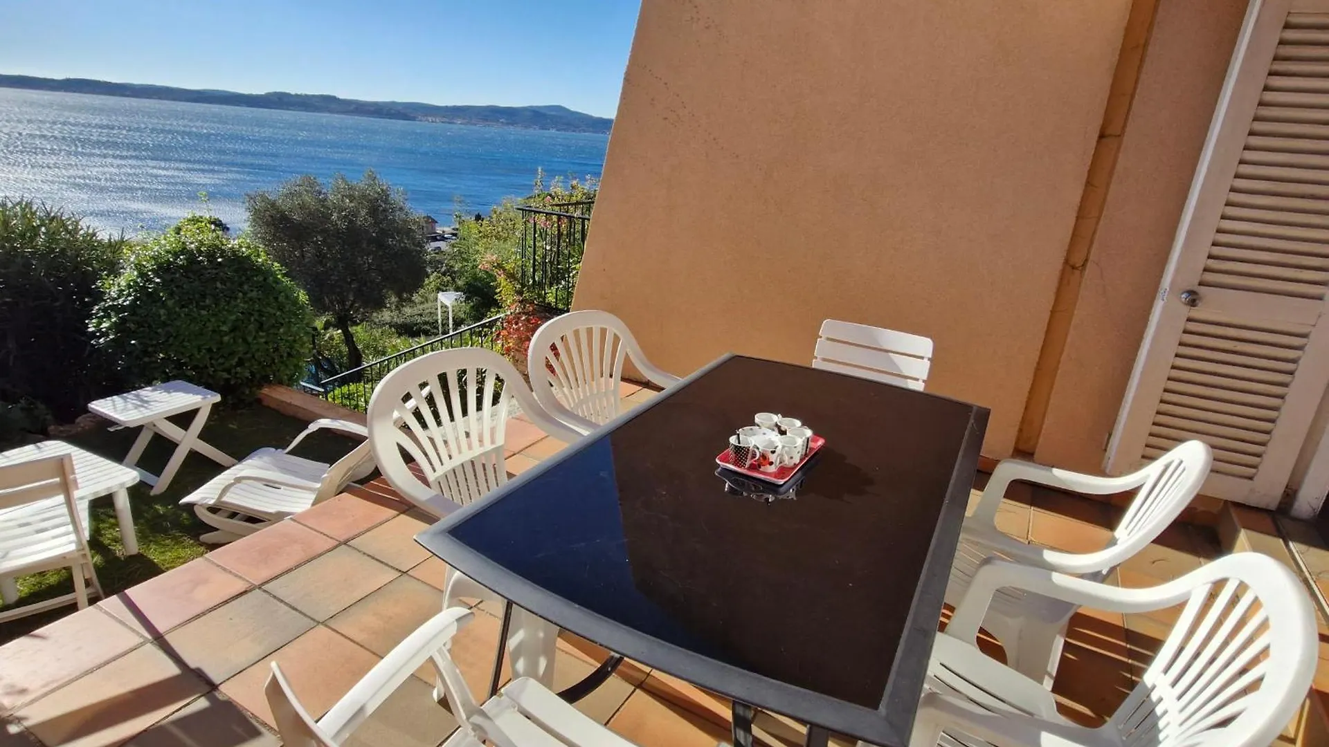 Appartement 2 Pieces Avec Piscine Et Garage A Sainte-Maxime - Fr-1-780-71 Apartment